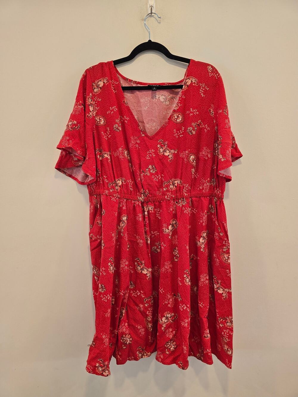 Torrid Red Floral Dress with Pockets size 2 Preloved in Excellent condition